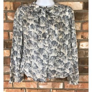 Jones New York Petite Top.     8P